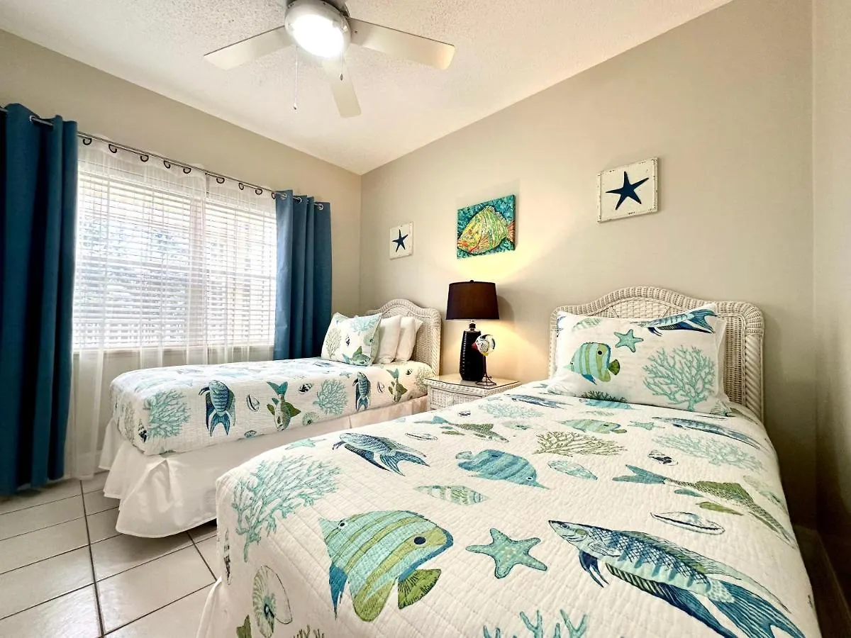 度假居 Regal Beach Club #322 乔治城